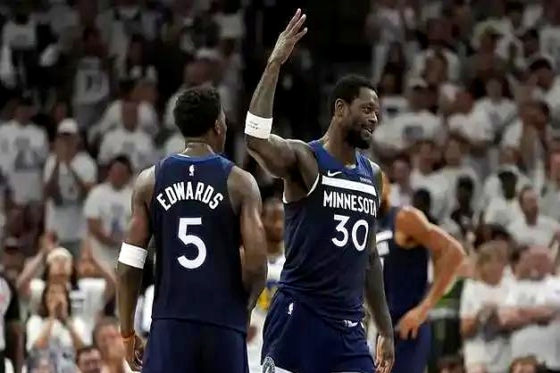 开云体育中国-NBA球队集体明星表演，破局取胜