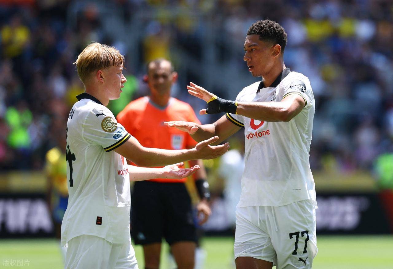 多特蒙德惊险险胜,取得关键胜利 多特蒙德惊险险胜,取得关键胜利