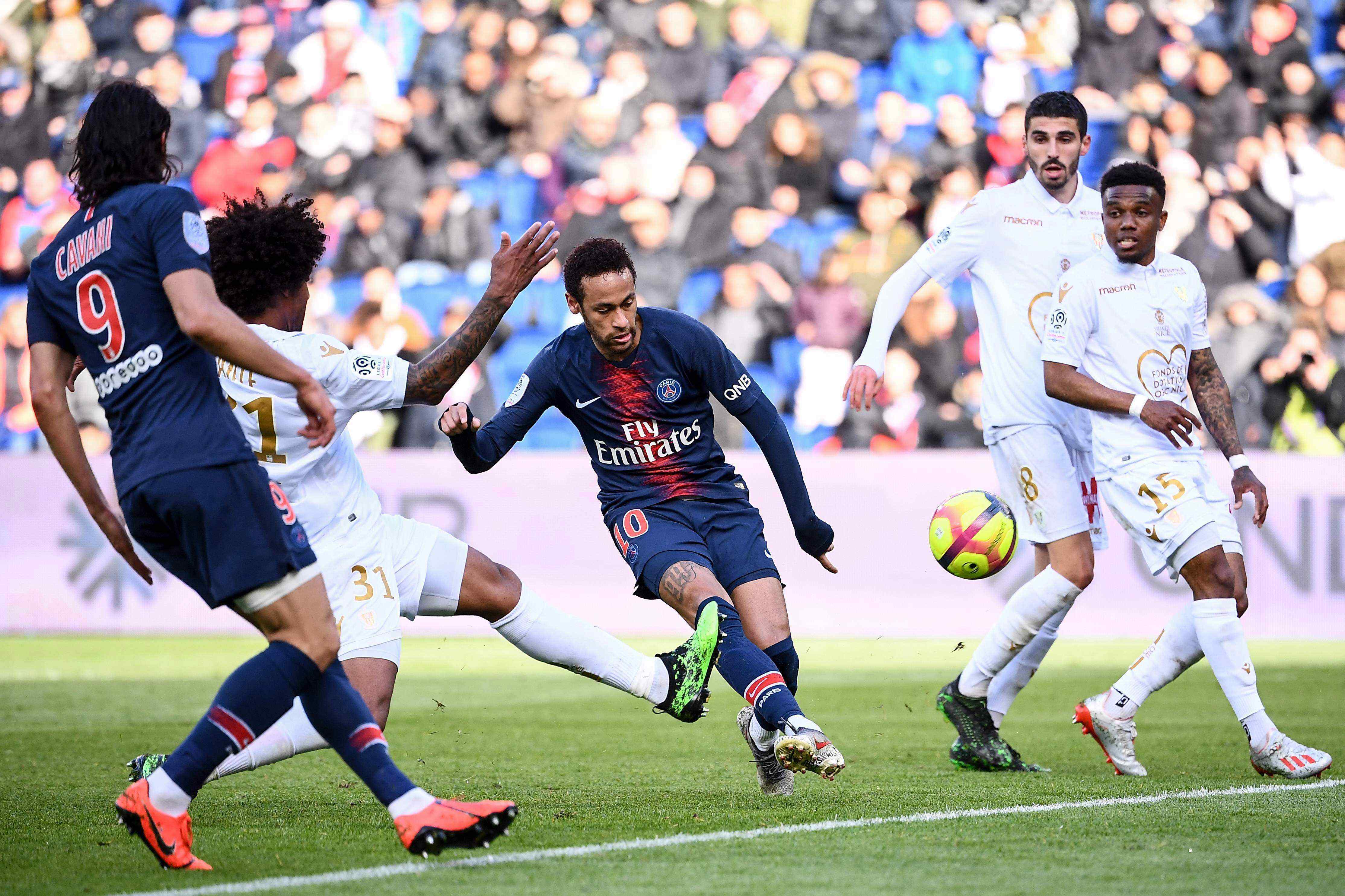 巴塞罗那门将扑救神勇，助球队守住胜局的简单介绍