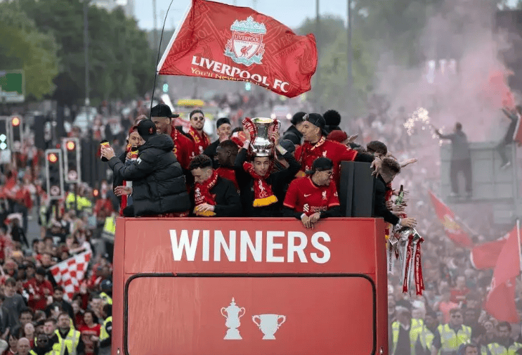 利物浦客场取胜,英超冠军梦想渐行渐近 利物浦客场取胜,英超冠军梦想渐行渐近