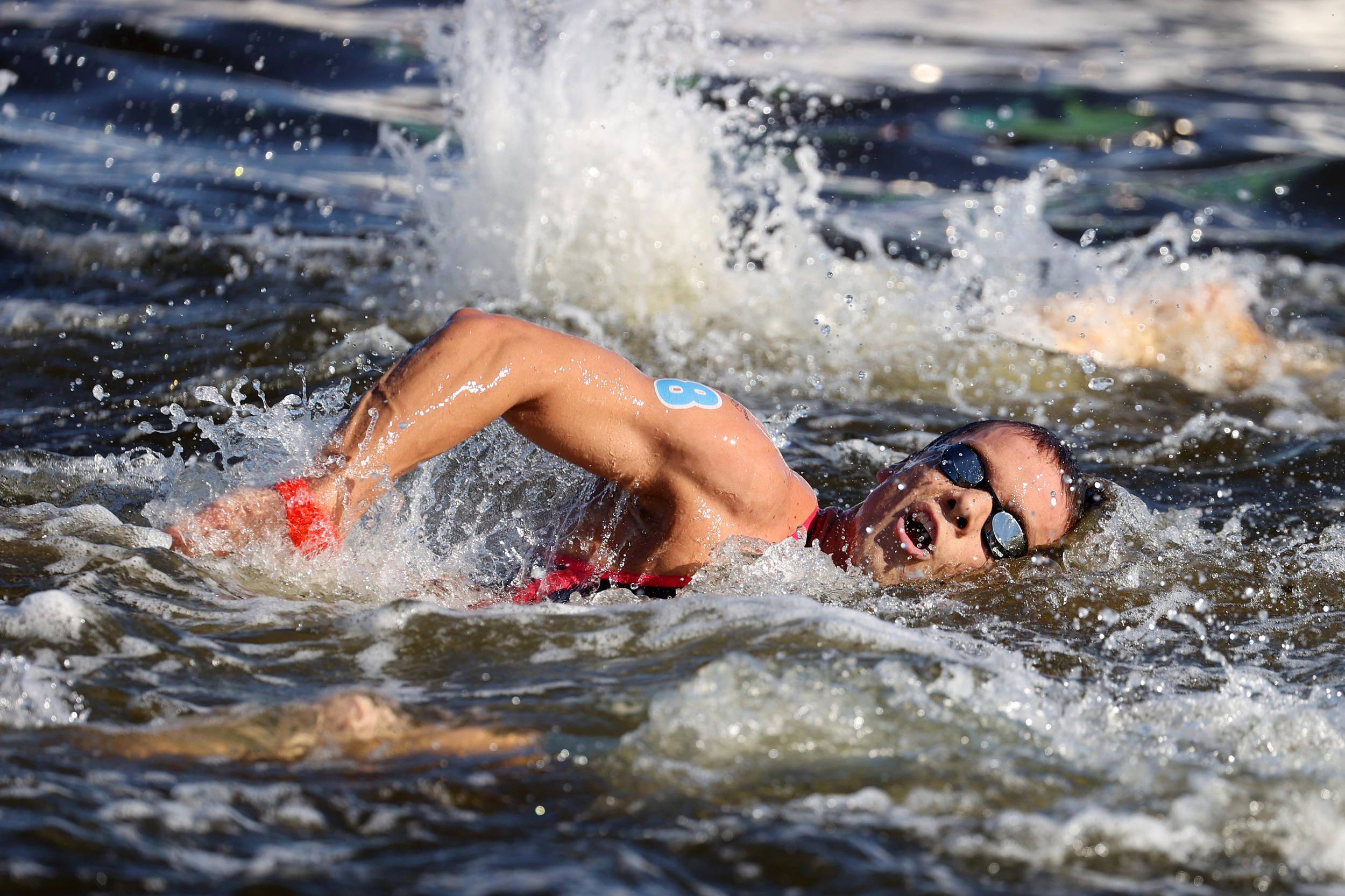 西班牙游泳名将再次夺冠水中的传奇 西班牙游泳名将再次夺冠水中的传奇