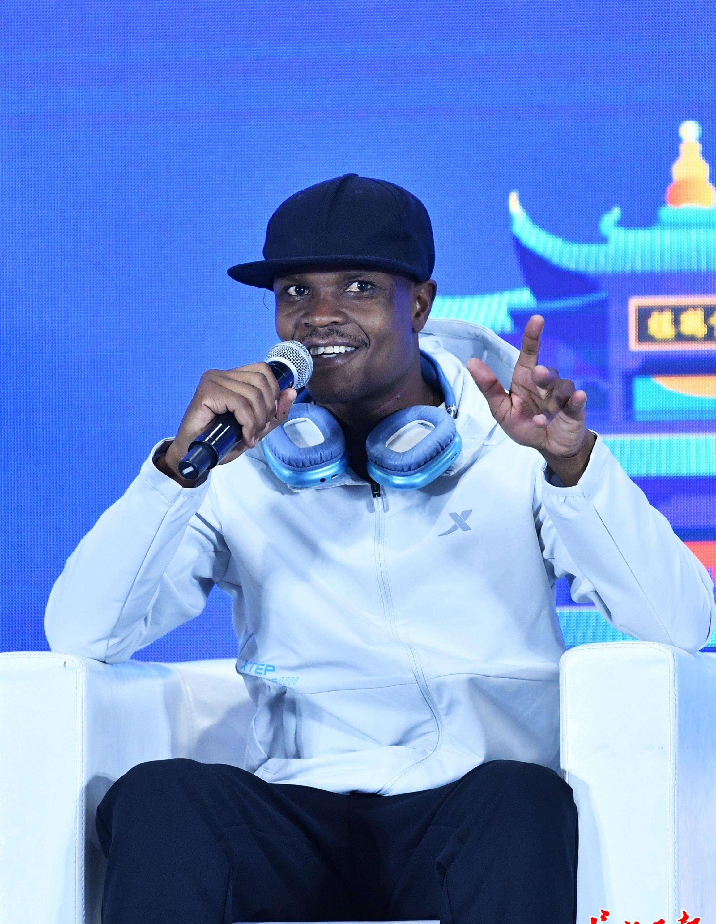 肯尼亚运动员在长跑比赛中表现优异 肯尼亚运动员在长跑比赛中表现优异