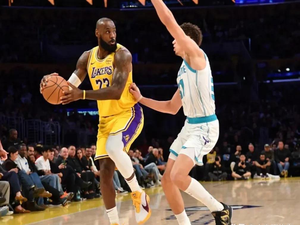 人力克黃蜂,恩比德统治内线 人力克黃蜂,恩比德统治内线