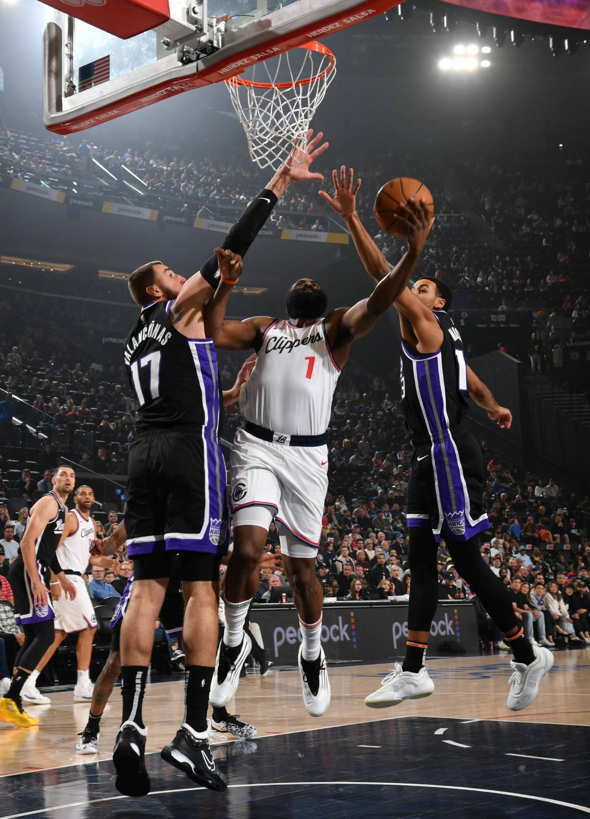 快船击败公牛，豪取七连胜