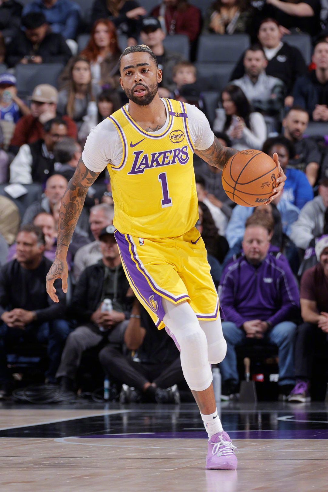 湖人险胜灰熊：浓眉28+15